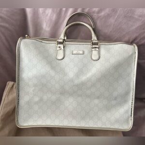100% Authentic Gucci GG Supreme Bag white with gold trim